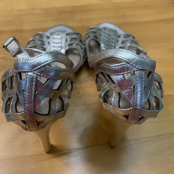 Via Spiga Gold Leather Strappy Sexy Sandals Heels VGUC Stilettos Size 9M formal - Picture 5 of 11